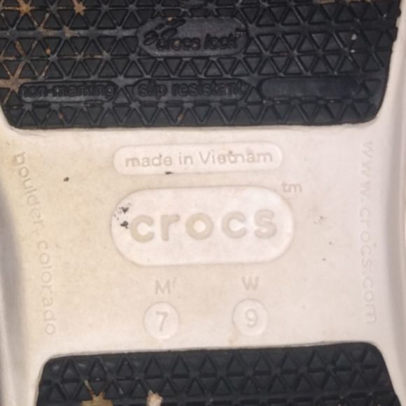 CROCS White Unisex Sandals - Picture 13 of 16